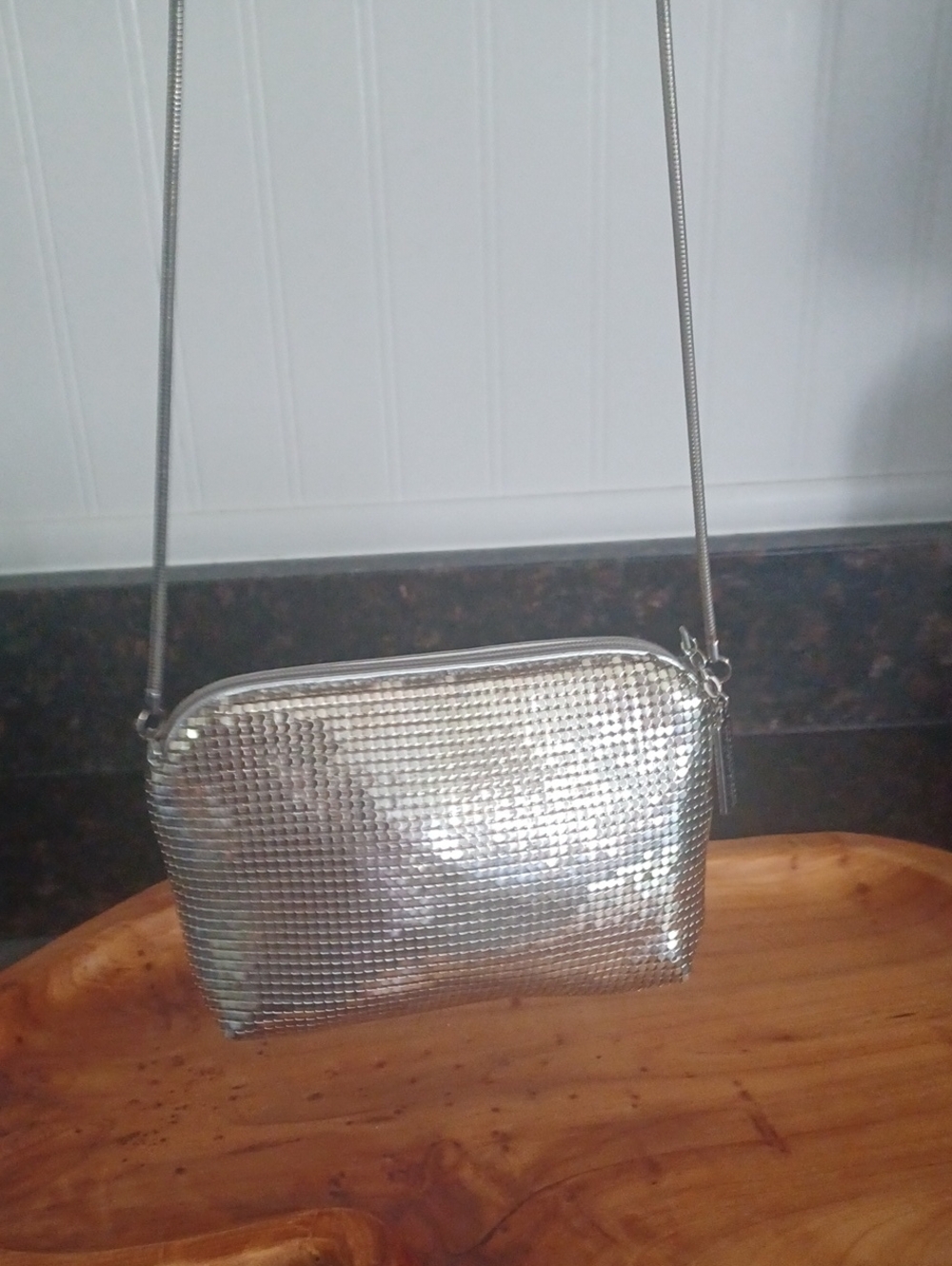 Whiting & Davis Silver Mesh Crossbody Shoulder Bag Clutch Zipper Pouch 20"Strap - Picture 6 of 7